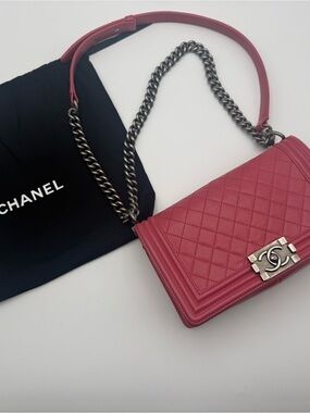 CHANEL Rose Quilted Boy Flap Shoulder Bag